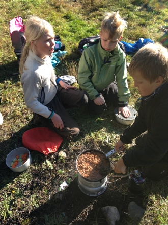 Matlagning-skogen.JPG